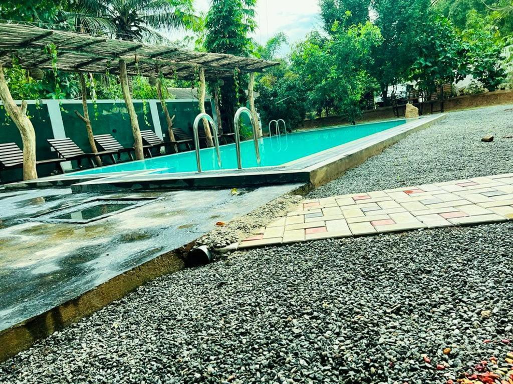 Lily Resort Udawalawe Bagian luar foto